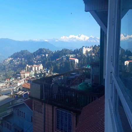 Hotel Golden Potala, Darjeeling Дарджилинг Экстерьер фото